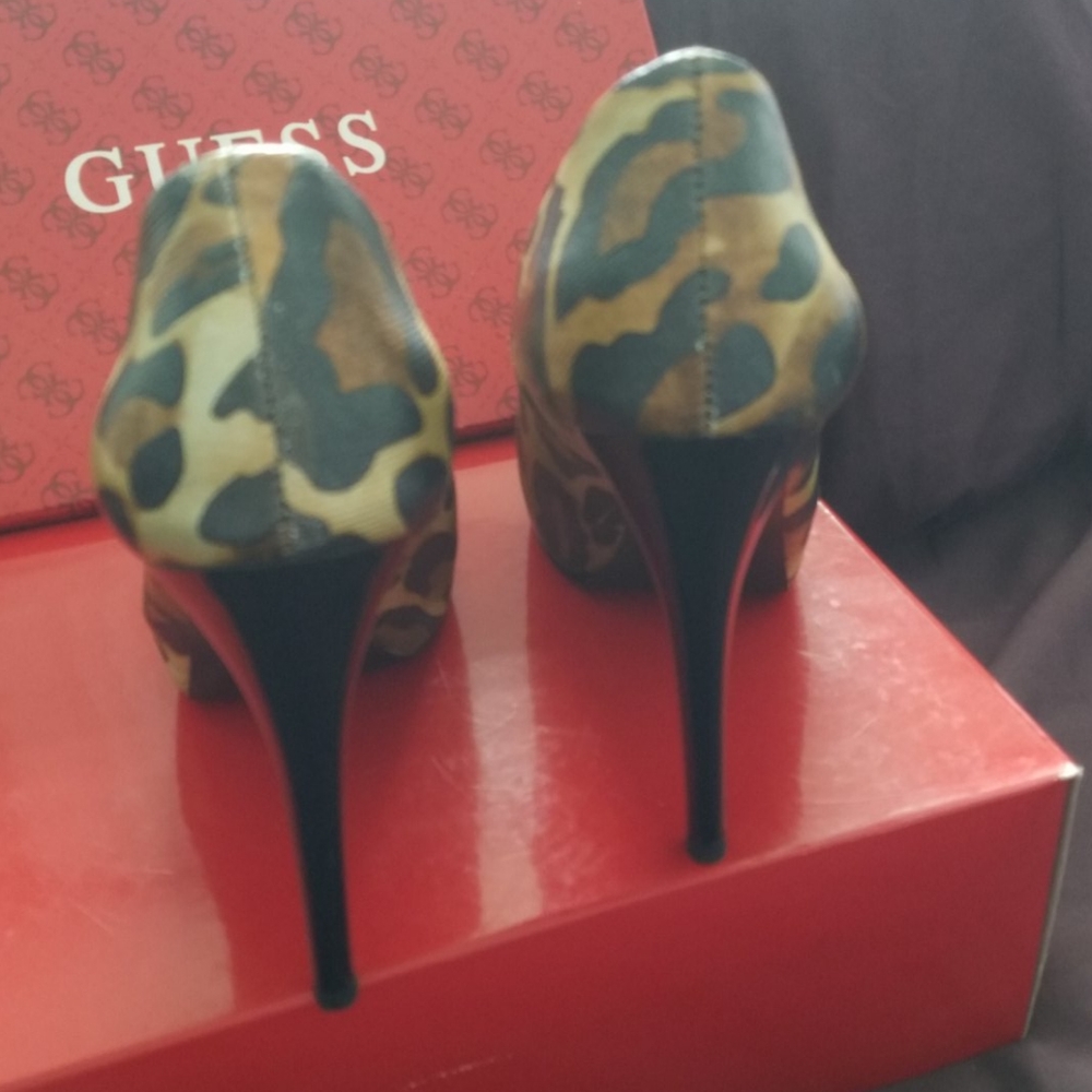 Shoes - Picture 3 of 5